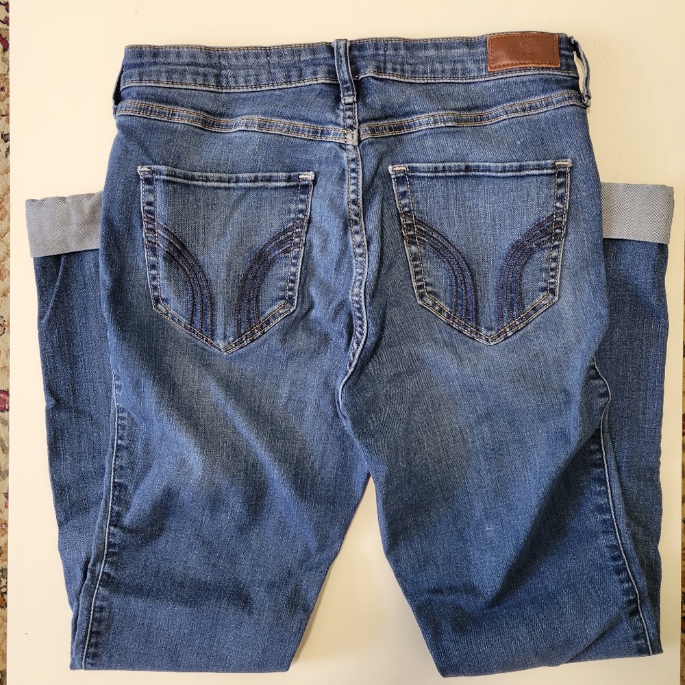 Hollister High Rise Super Skinny Jean (Size 9L)